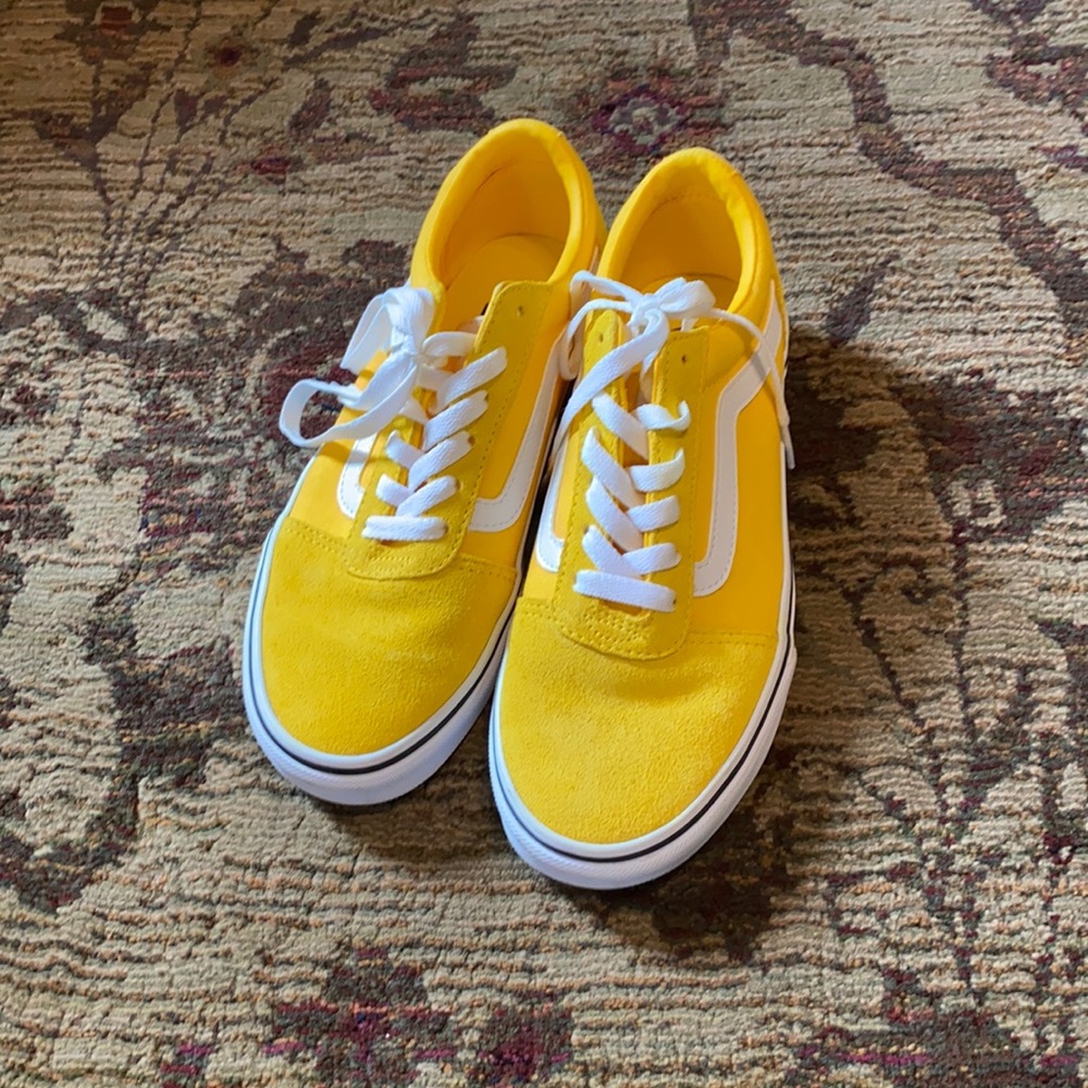Size 7.5, Yellow Vans, Only worn once or twice☀️